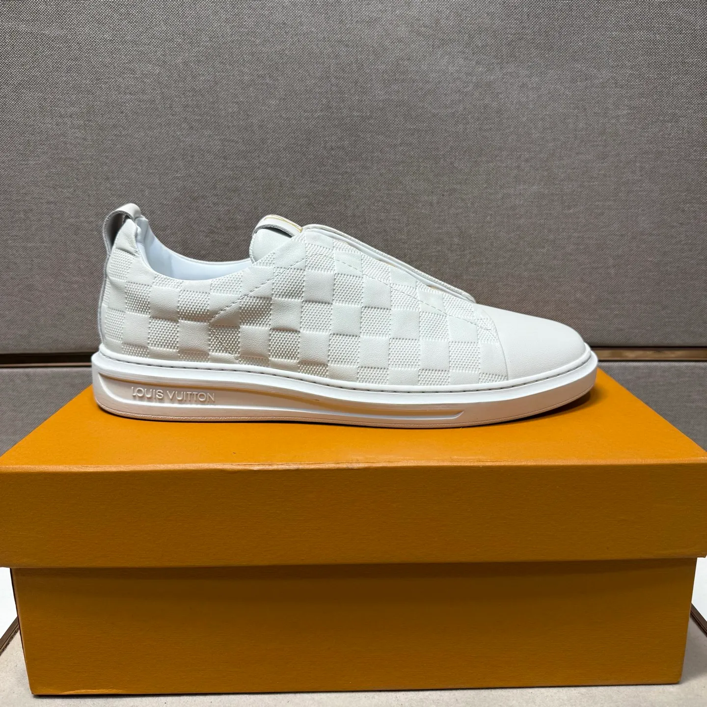 ⬛️Men's shoes 💰p442【LV～】Men's casual shoes 2025z cabinet sales simultaneously 🔶Size: 38-44#️⃣ 🔷2 colors🔜The upper is made of multi-material splicing➕Genuine leather lining, comfortable and breathable, sole: original comfortable and wear-resistant outsole, ⚠️Real shot📱Photographed🎬The real thing is better📢📢📢